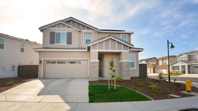 $695,000 | 813 Big Range Way, Rocklin, CA 95765