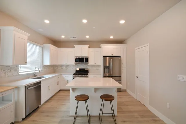 $695,000 | 813 Big Range Way, Rocklin, CA 95765