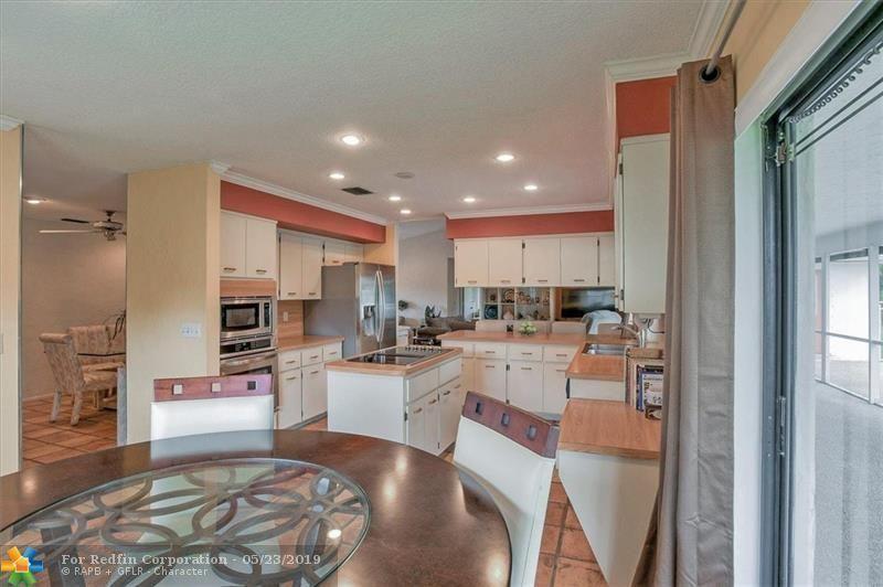 8501 Northwest 80th Street Tamarac, FL 33321 - Photo 16 of 41 F10171611_16_2