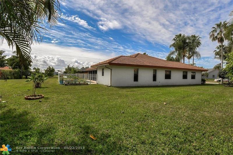 8501 Northwest 80th Street Tamarac, FL 33321 - Photo 31 of 41 F10171611_31_2