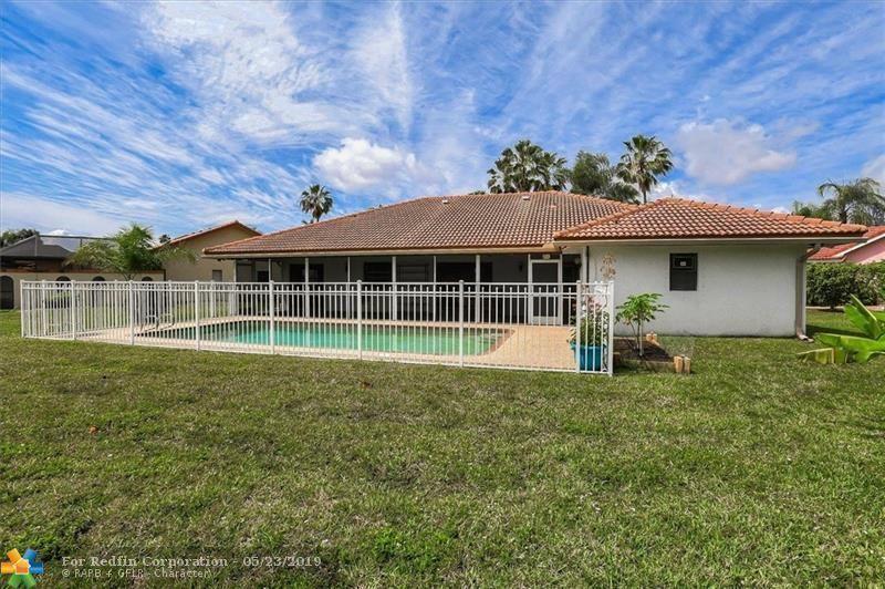 8501 Northwest 80th Street Tamarac, FL 33321 - Photo 40 of 41 F10171611_40_2