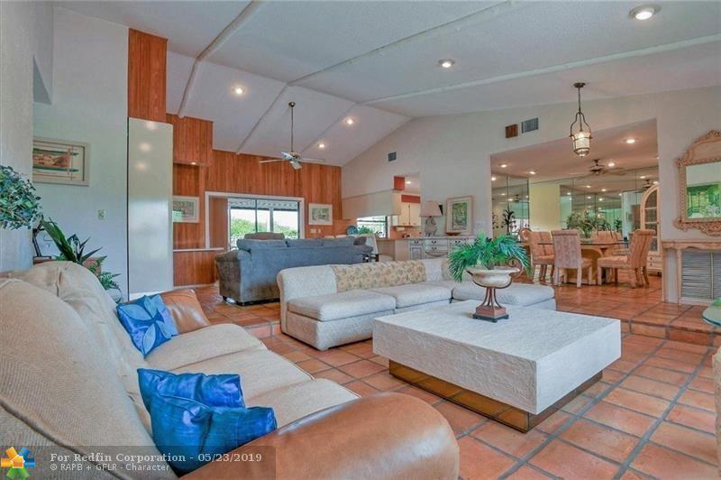8501 Northwest 80th Street Tamarac, FL 33321 - Photo 8 of 41 F10171611_8_2