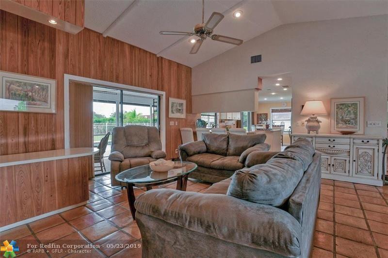 8501 Northwest 80th Street Tamarac, FL 33321 - Photo 10 of 41 F10171611_10_2