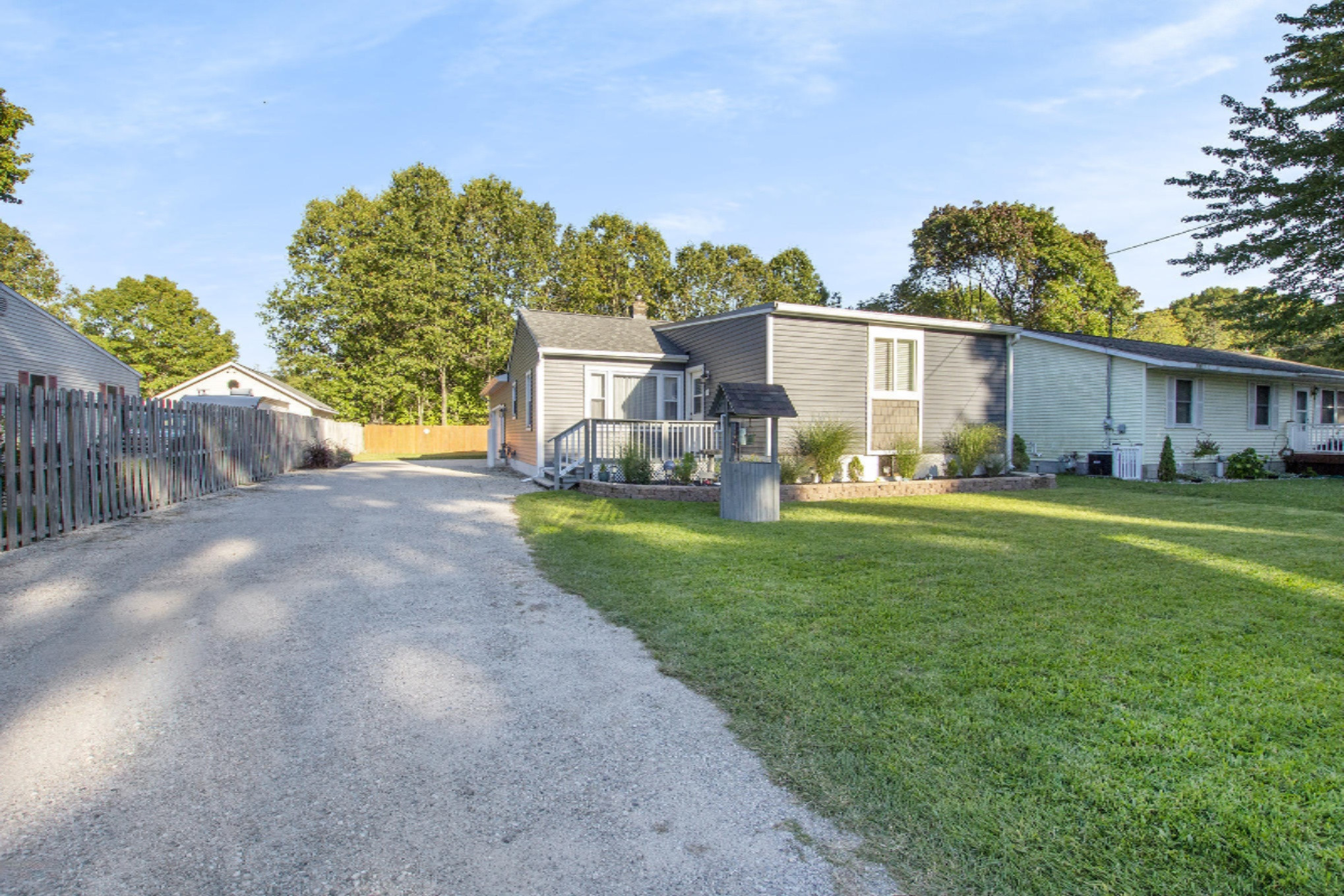 1440 Poulson Road Muskegon, MI 49445 - Photo 2 of 27 IMG_2661