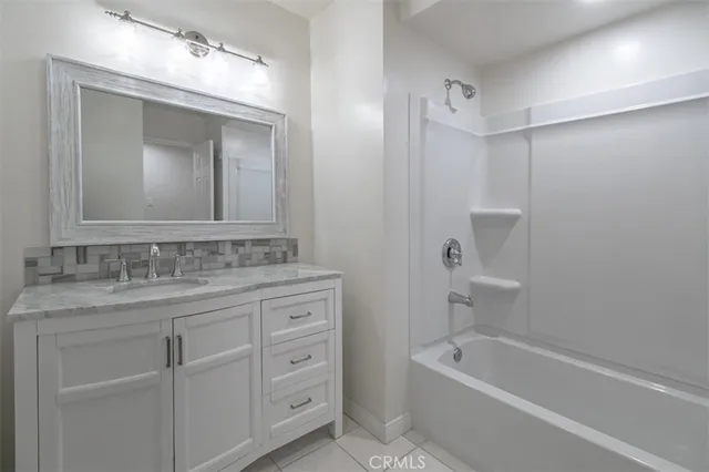 $3,800 | 18639 Liggett Street, Northridge, CA 91324