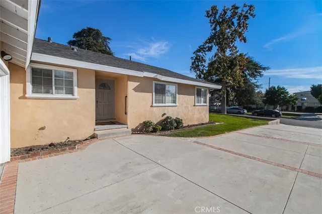 $3,800 | 18639 Liggett Street, Northridge, CA 91324