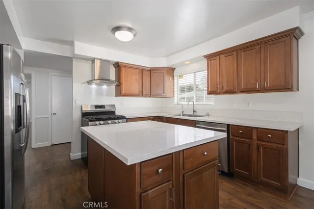 $3,800 | 18639 Liggett Street, Northridge, CA 91324