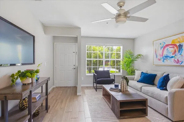$210,000 | 176 Reserve Circle, Unit 108, Oviedo, FL 32765