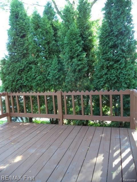 8193 Harding Center Line, MI 48015 - Photo 33 of 36