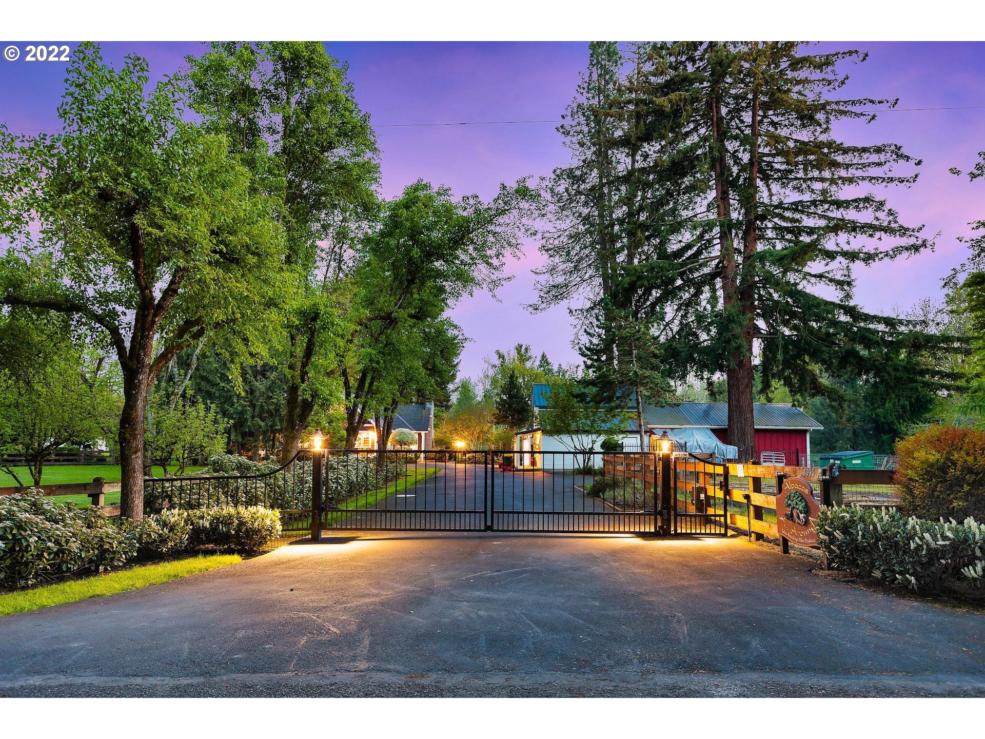 8030 South Vale Garden Road Canby, OR 97013 - Photo 2 of 32 Gallery Image 2