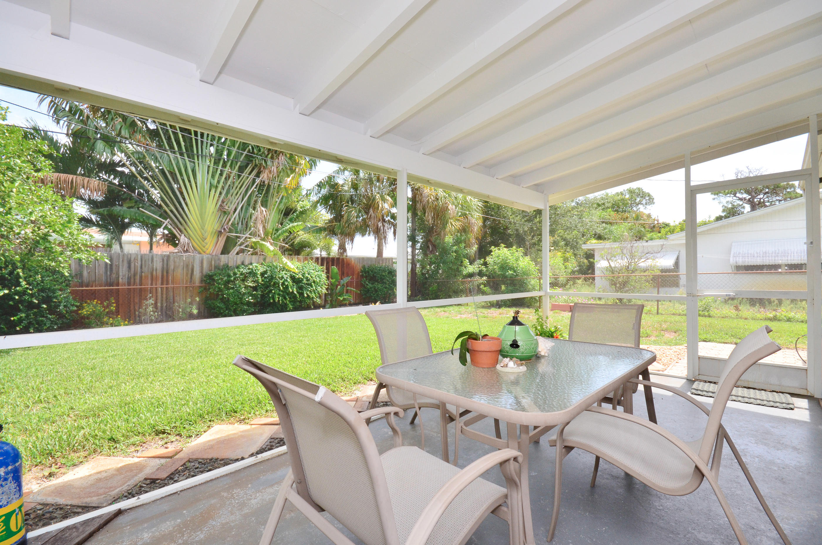 7 Ridgewood Circle Tequesta, FL 33469 - Photo 11 of 11 stills-17