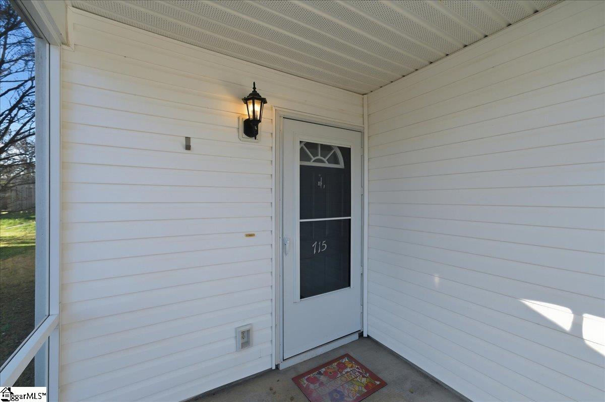 715 Bellview Way Seneca, SC 29678 - Photo 8 of 35