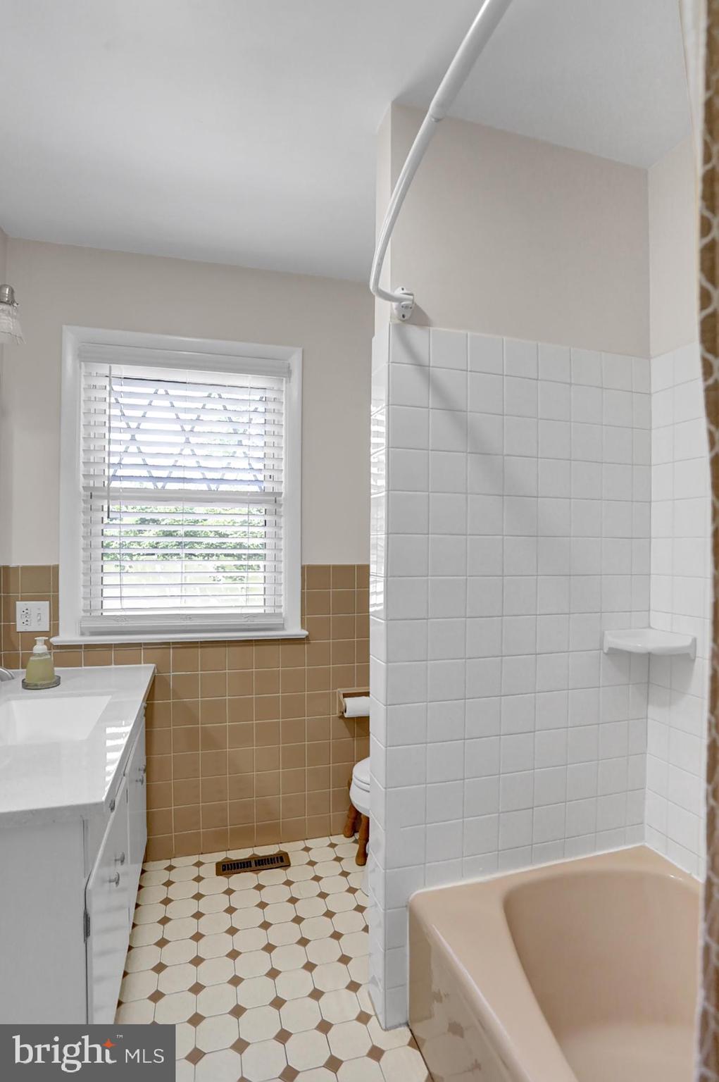 3528 West Kent Road Reading, PA 19605 - Photo 14 of 32 Gallery Image 14
