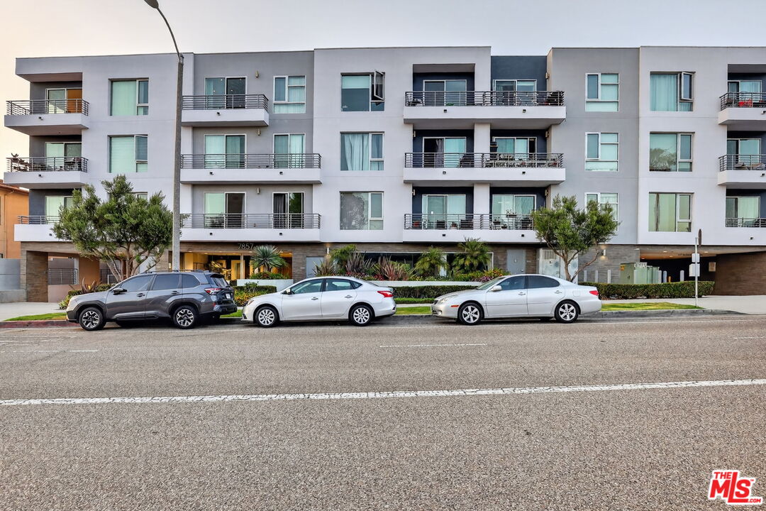 7857 West Manchester Avenue, Unit PH9 Playa del Rey, CA 90293 - Photo 1 of 31