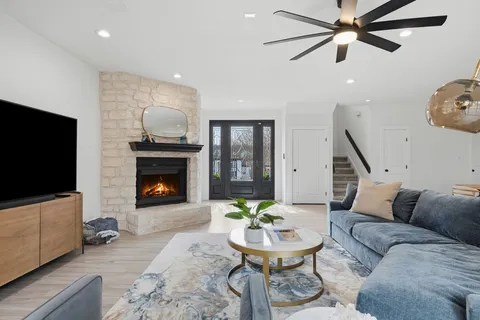 $925,000 | 1904 Lakeway Boulevard, Lakeway, TX 78734