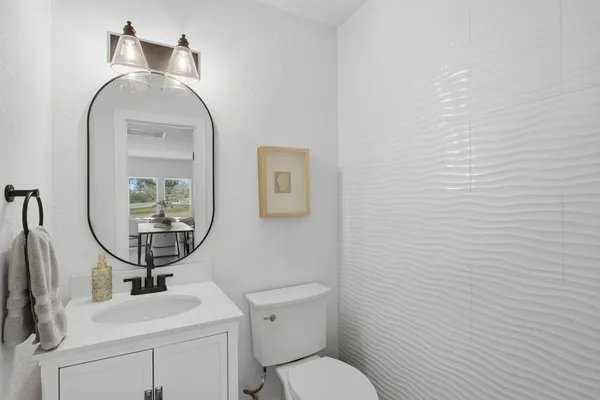 $889,000 | 1904 Lakeway Boulevard, Lakeway, TX 78734