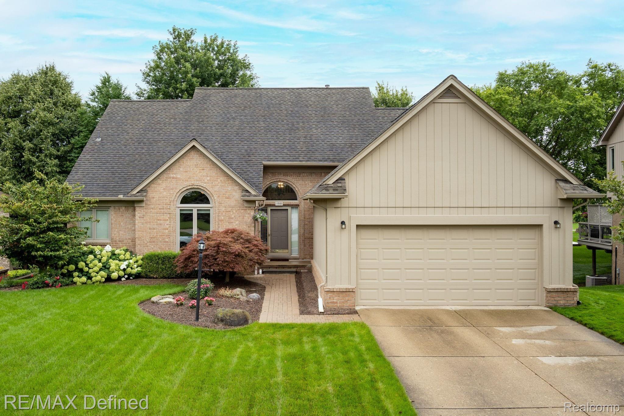 198 Bellshire Lane Rochester, MI 48307 - Photo 4 of 43 Exterior Front View