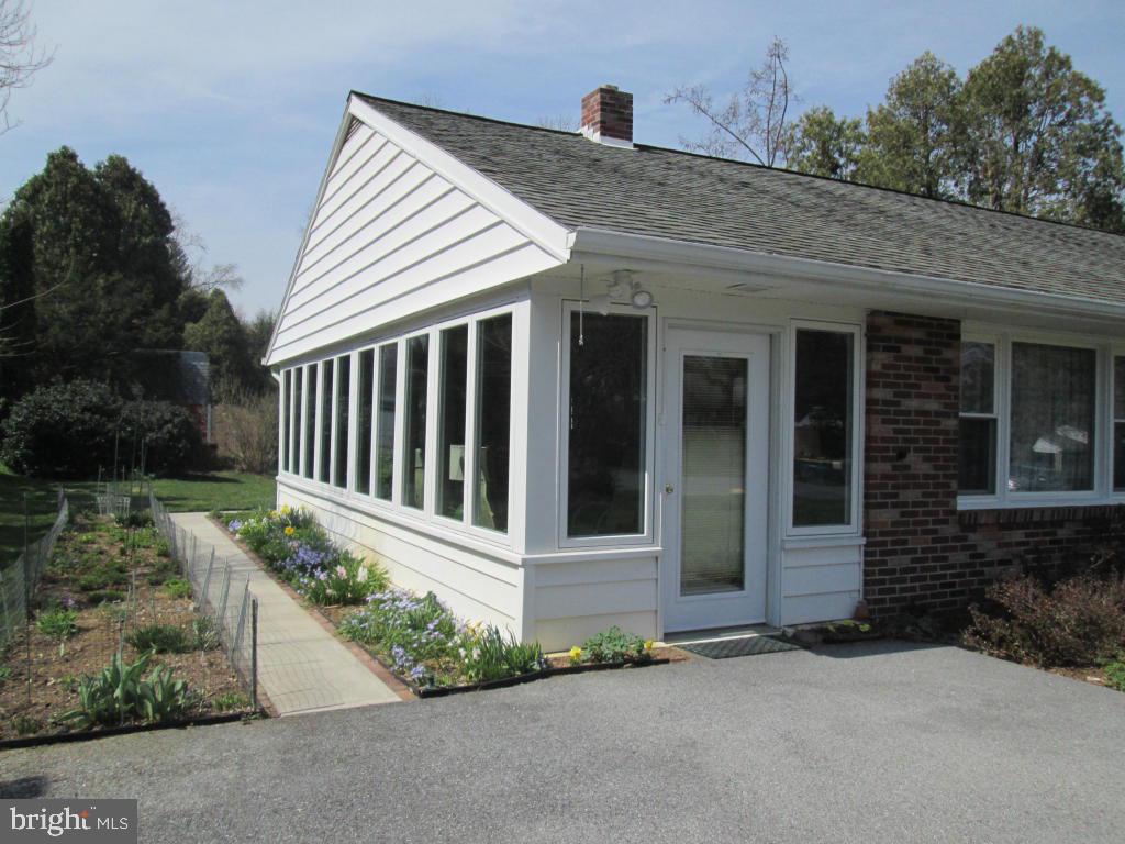 1709 Zarker Road Lancaster, PA 17601 - Photo 3 of 49