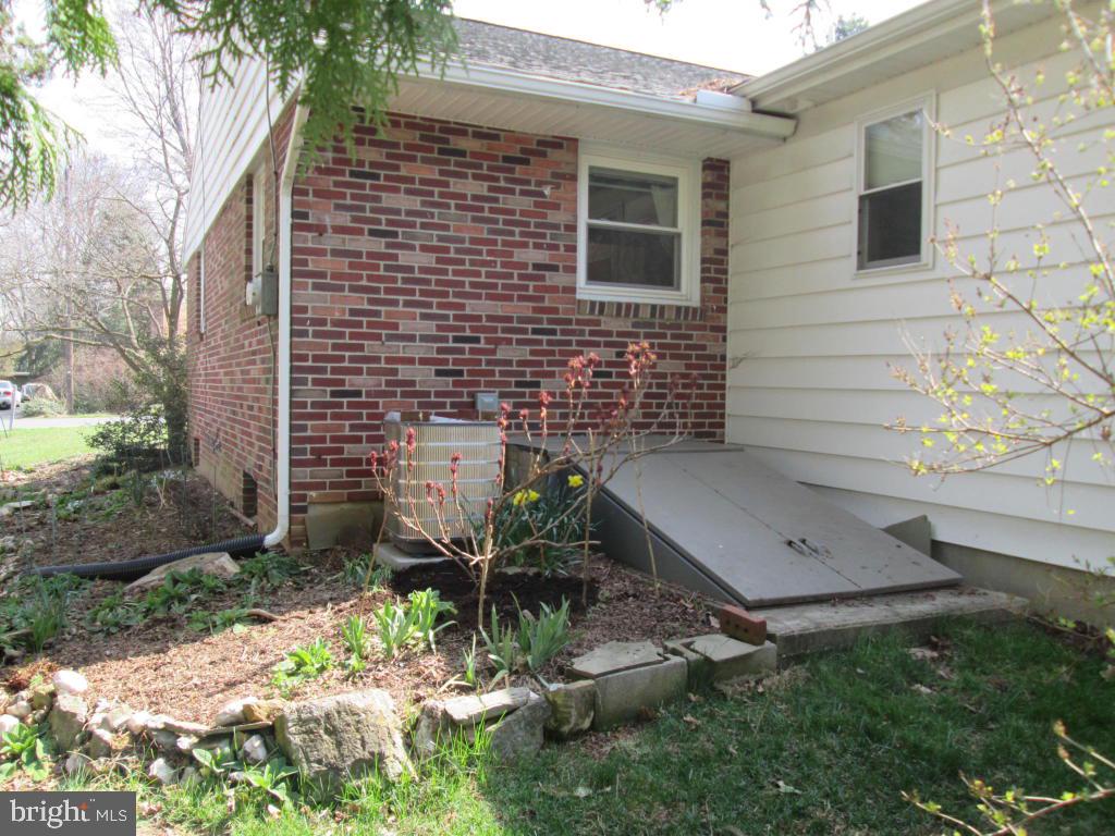 1709 Zarker Road Lancaster, PA 17601 - Photo 41 of 49