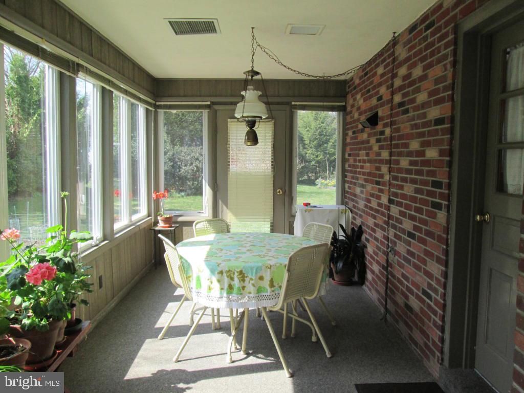 1709 Zarker Road Lancaster, PA 17601 - Photo 6 of 49