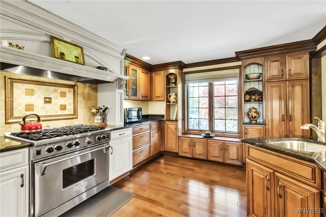 29 Brunck Road Lancaster, NY 14086 - Photo 12 of 49 State of the art appliances including Wolf commerc