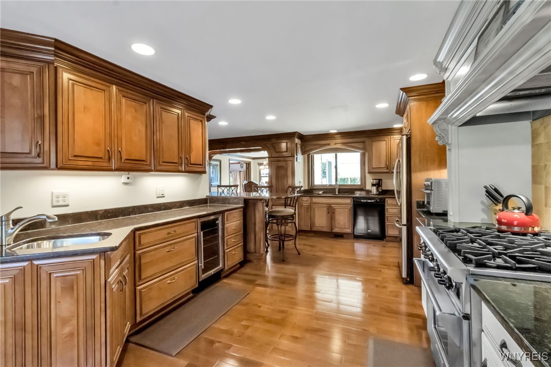 29 Brunck Road Lancaster, NY 14086 - Photo 10 of 49 Gourmet kitchen with top of the line cabinets and