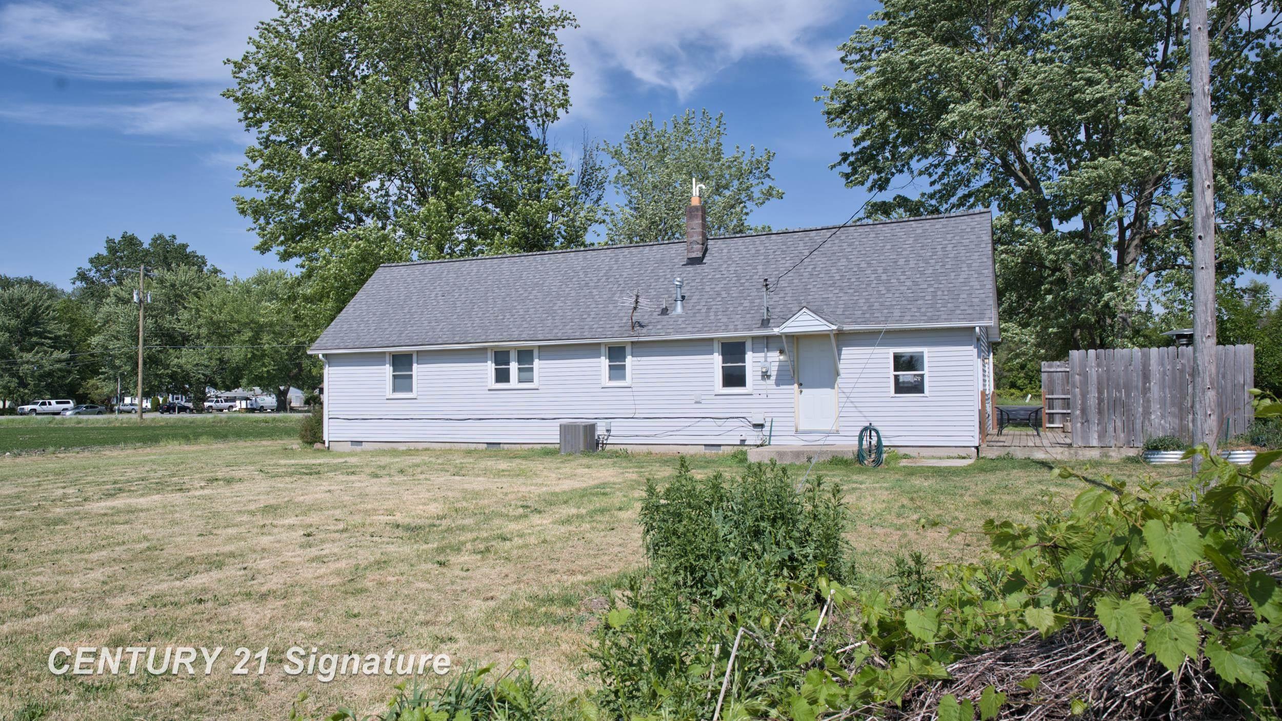 5940 E Road Saginaw, MI 48601 - Photo 3 of 28 50210424-610f33f3-6cde-442e-9752-f3df407a7c1a.JPG