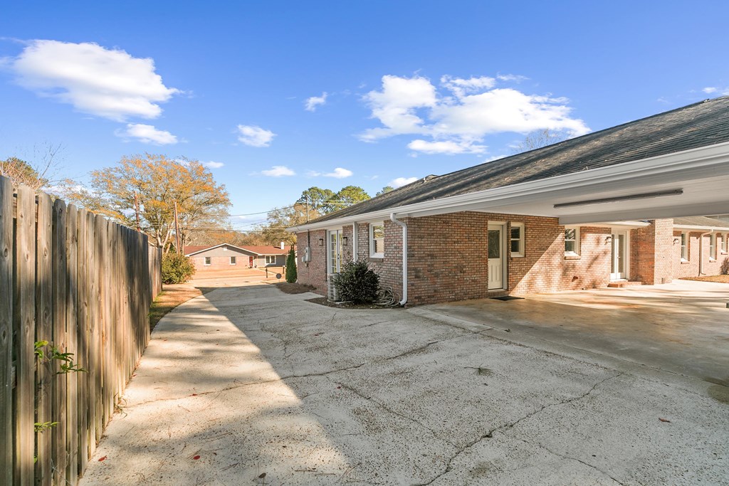 1107 Deerpath Road Dothan, AL 36303 - Photo 3 of 39