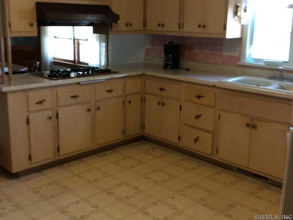 98 Maple Street Aviston, IL 62216 - Photo 8 of 19 Gallery Image 8