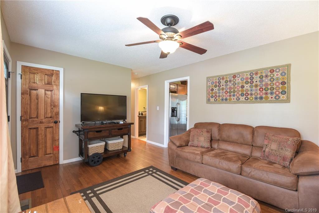 528 North Country Club Road Brevard, NC 28712 - Photo 10 of 35 Gallery Image 10