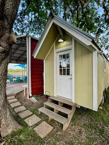$1,500 | 1512 River Grove Road, Unit A, Kingsbury, TX 78638