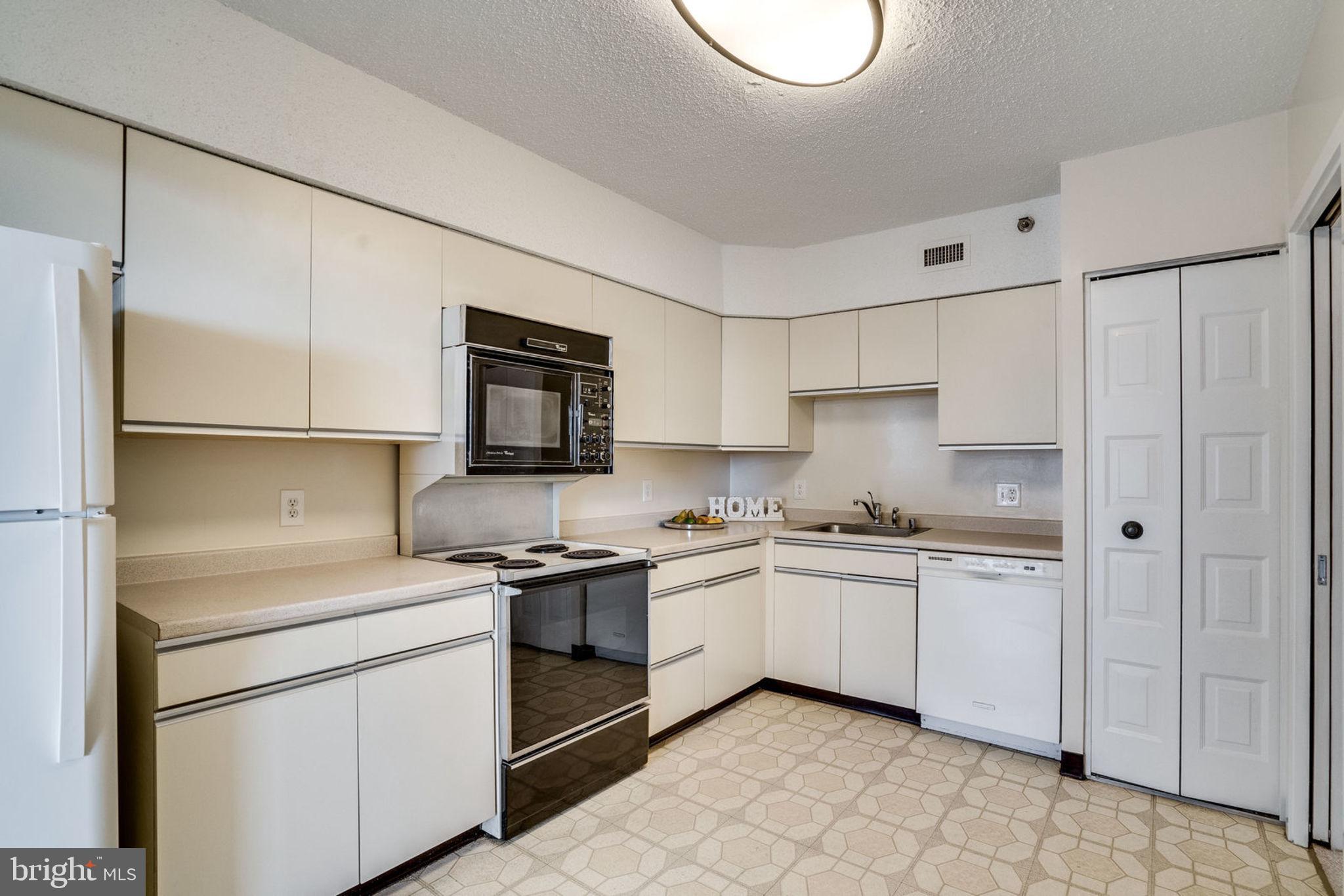 5501 Seminary Road, Unit 2013S Falls Church, VA 22041 - Photo 14 of 57