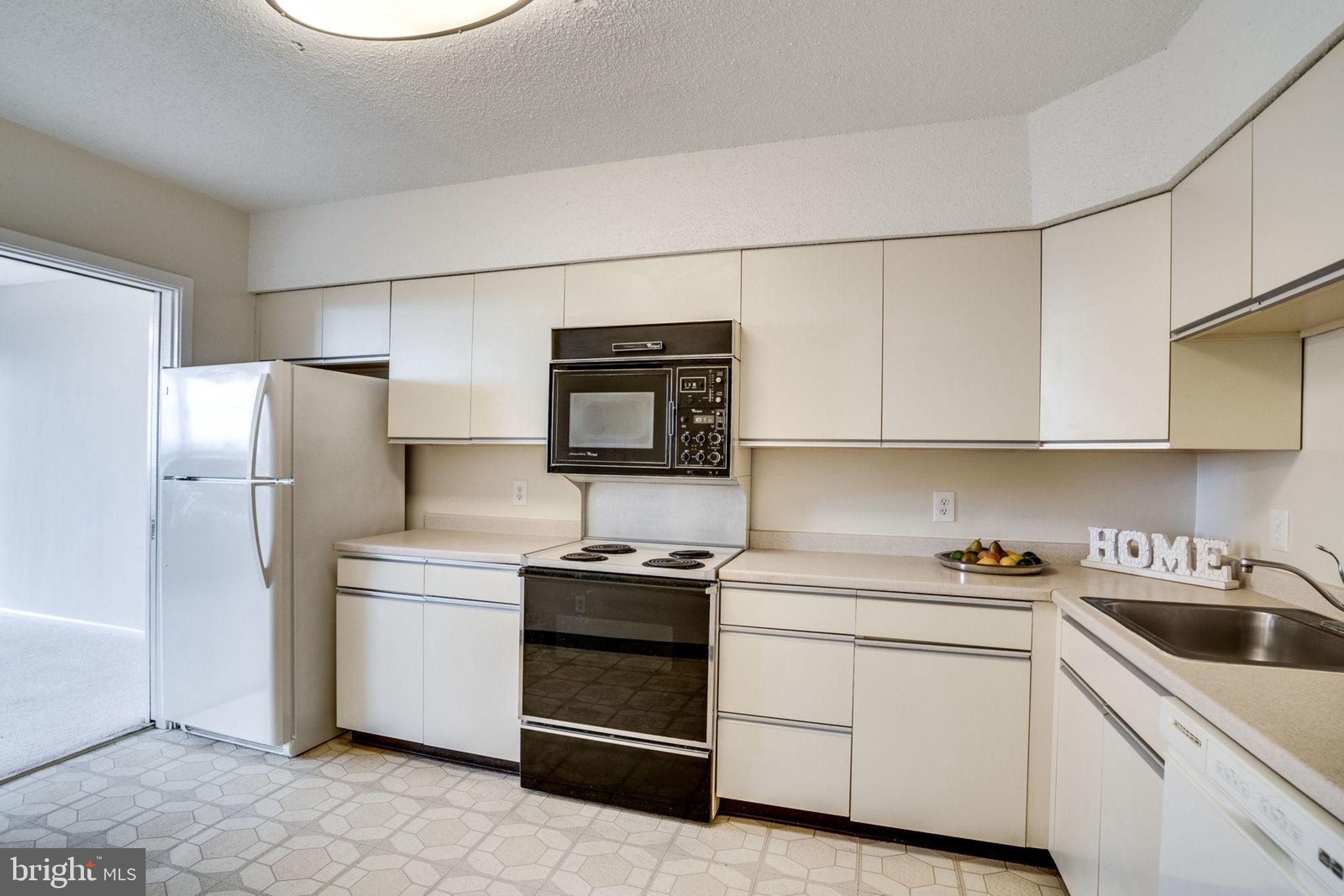 5501 Seminary Road, Unit 2013S Falls Church, VA 22041 - Photo 15 of 57