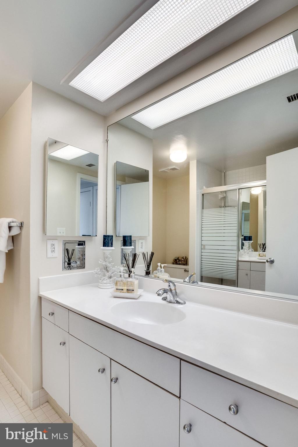 5501 Seminary Road, Unit 2013S Falls Church, VA 22041 - Photo 24 of 57