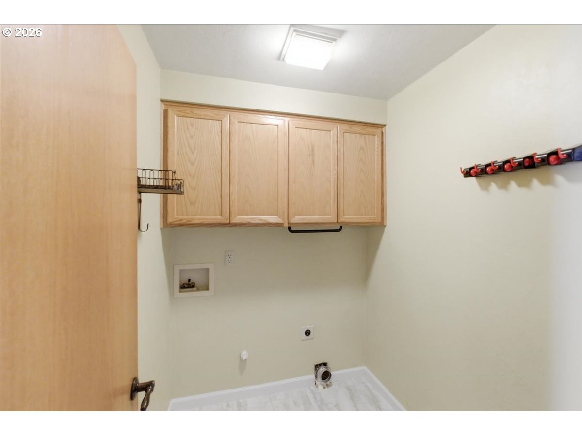 5718 E Street Springfield, OR 97478 - Photo 33 of 44