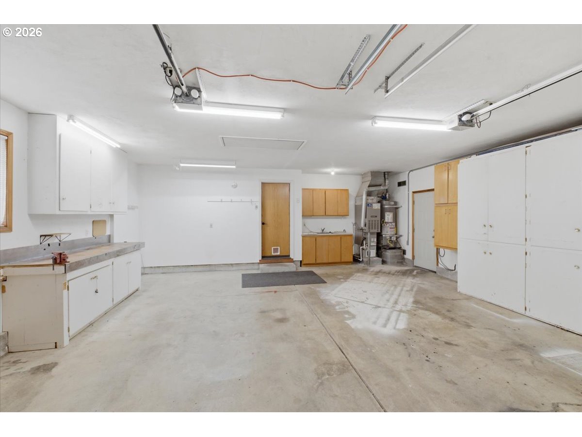 5718 E Street Springfield, OR 97478 - Photo 35 of 44