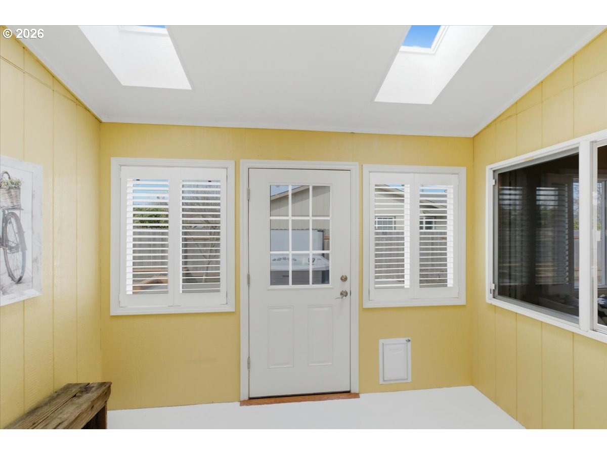 5718 E Street Springfield, OR 97478 - Photo 36 of 44