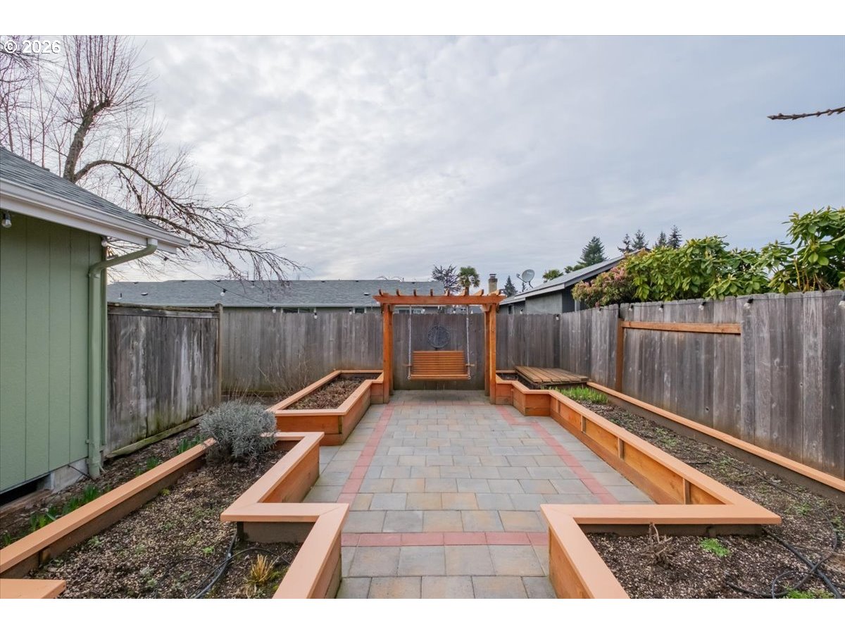 5718 E Street Springfield, OR 97478 - Photo 40 of 44