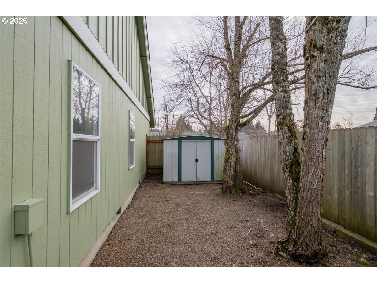 5718 E Street Springfield, OR 97478 - Photo 43 of 44