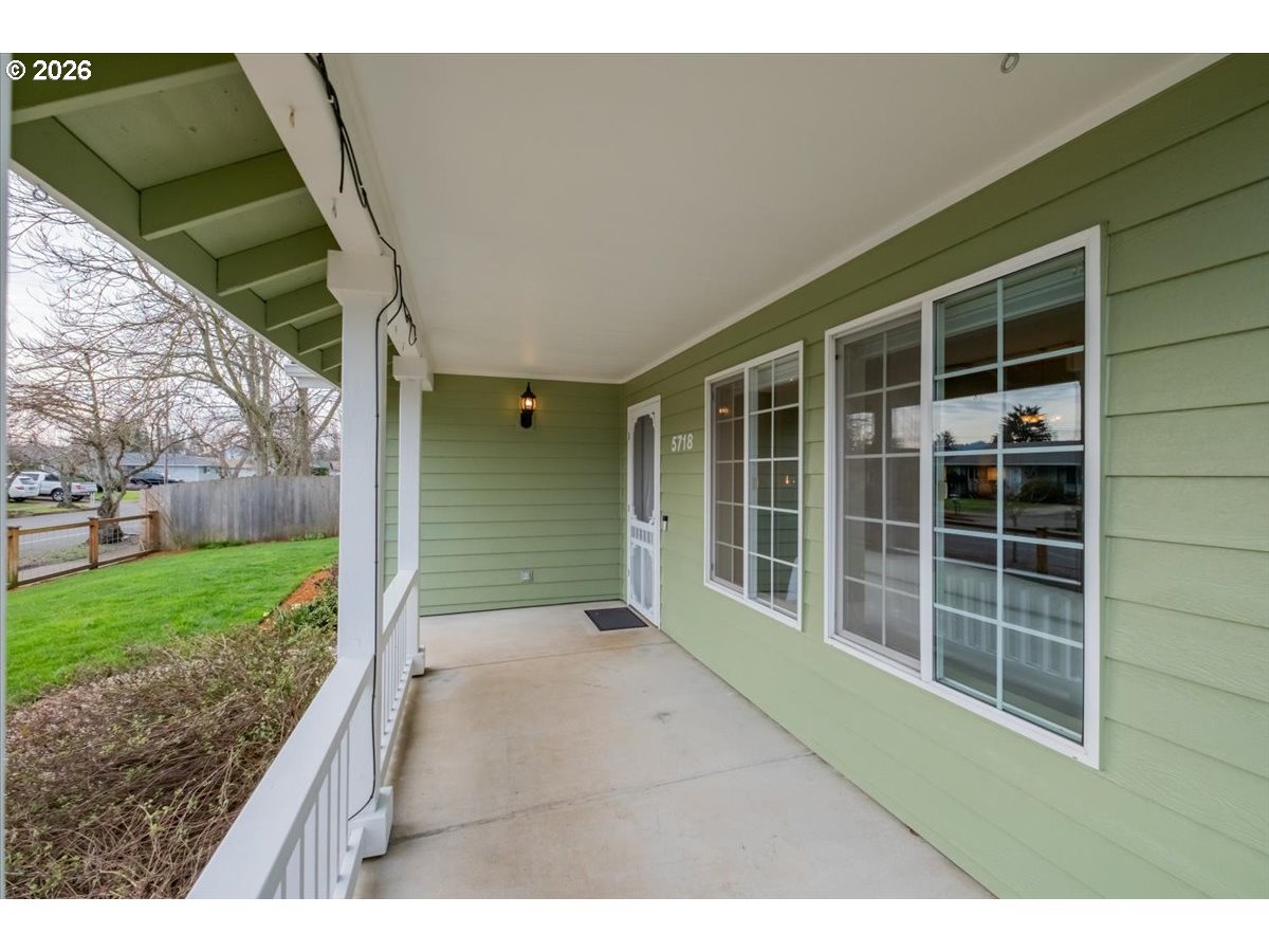 5718 E Street Springfield, OR 97478 - Photo 6 of 44