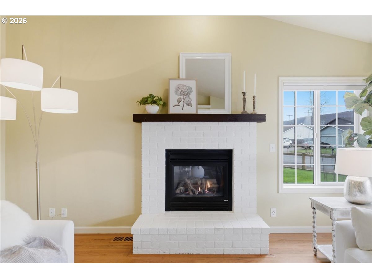 5718 E Street Springfield, OR 97478 - Photo 10 of 44