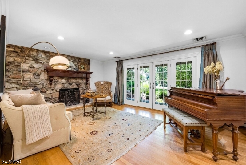 8 White Pine Road Upper Saddle River, NJ 07458 - Photo 5 of 50