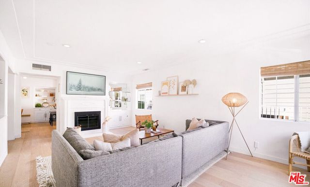 $11,500 | 4607 Willowcrest Avenue, North Hollywood, CA 91602