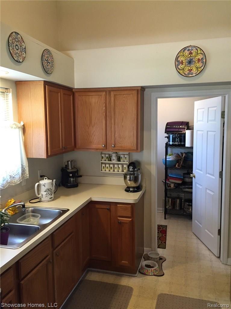 46144 Reedgrass Lane, Unit 5 Belleville, MI 48111 - Photo 22 of 31 01865e6f1bd3384669d4749133b9723f4cf8ceea8d.jpg