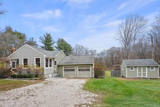 $735,000 | 247 Smith Ridge Road, South Salem, NY 10590