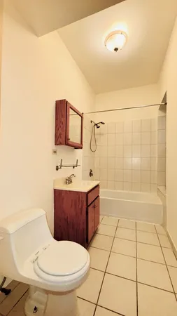$3,200 | 6128 South Kenwood Avenue, Chicago, IL 60637