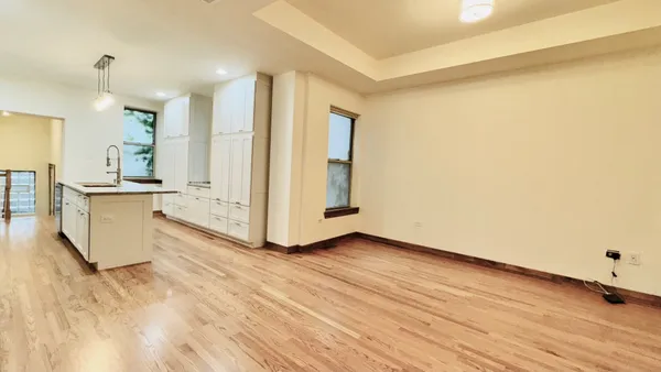 $3,200 | 6128 South Kenwood Avenue, Chicago, IL 60637