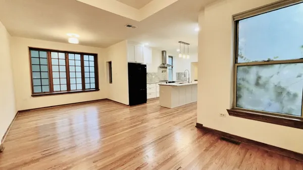 $3,200 | 6128 South Kenwood Avenue, Chicago, IL 60637