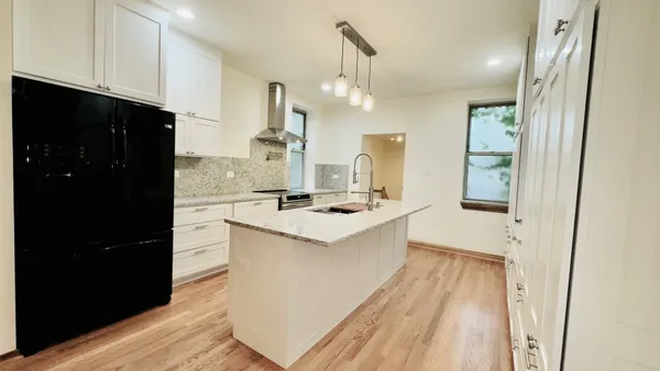 $3,200 | 6128 South Kenwood Avenue, Chicago, IL 60637