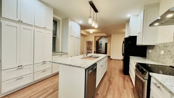 $3,200 | 6128 South Kenwood Avenue, Chicago, IL 60637